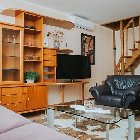 Bor Apartment